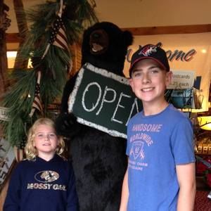 Meet your Posher, Angela